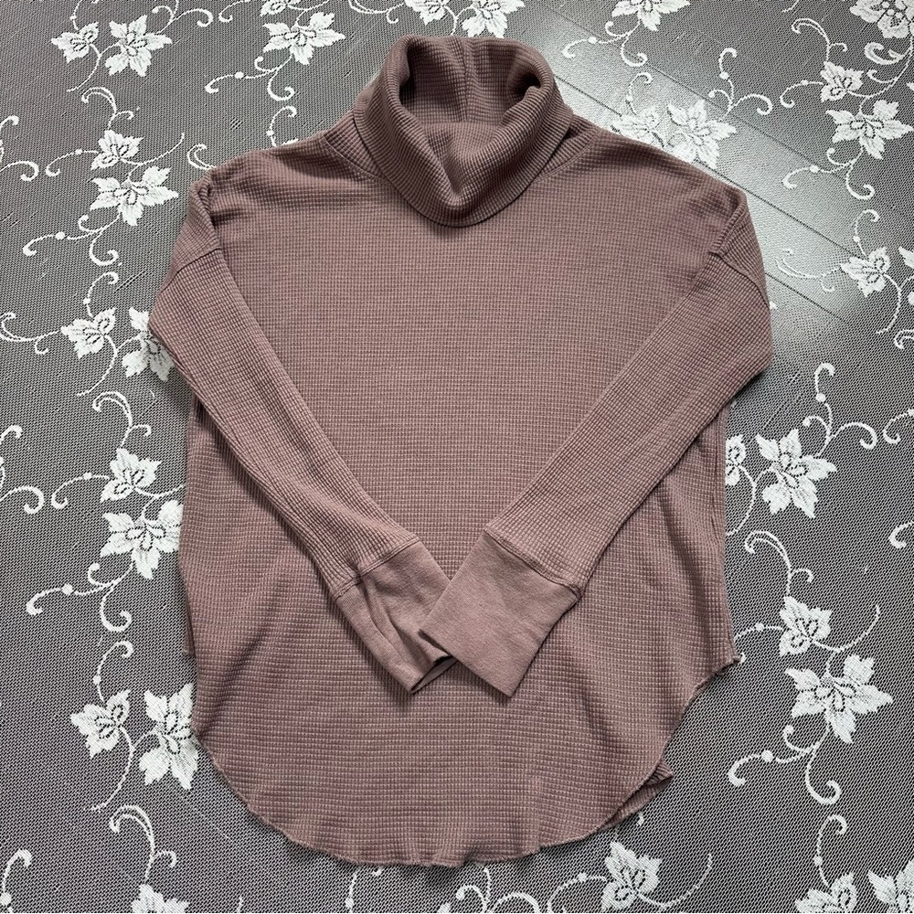 Aritzia The Group Babaton Thermal Cowlneck
Sweater Sz  XS